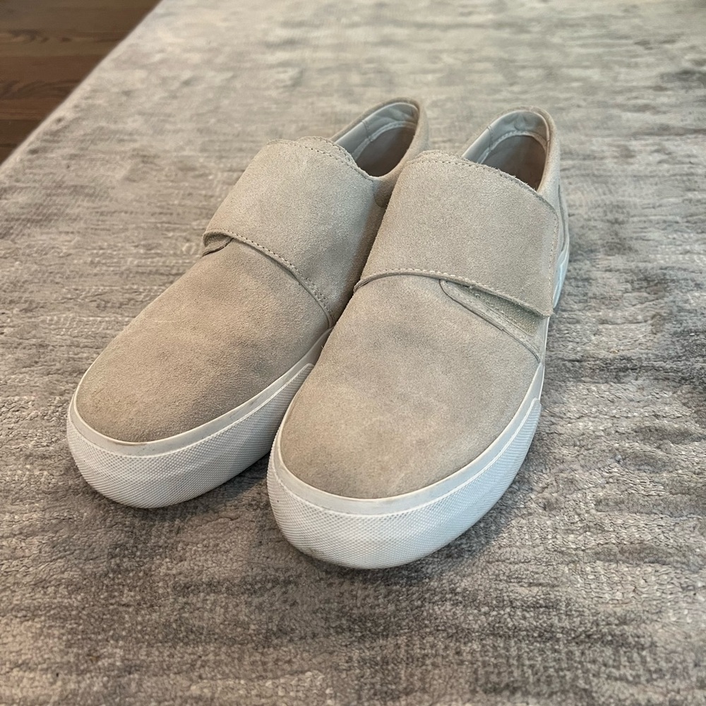 VINCE Slip ons 37.5